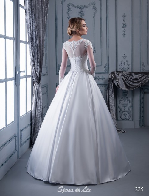 https://www.sposa-lia.com/images/stories/virtuemart/product/225       (3).jpg